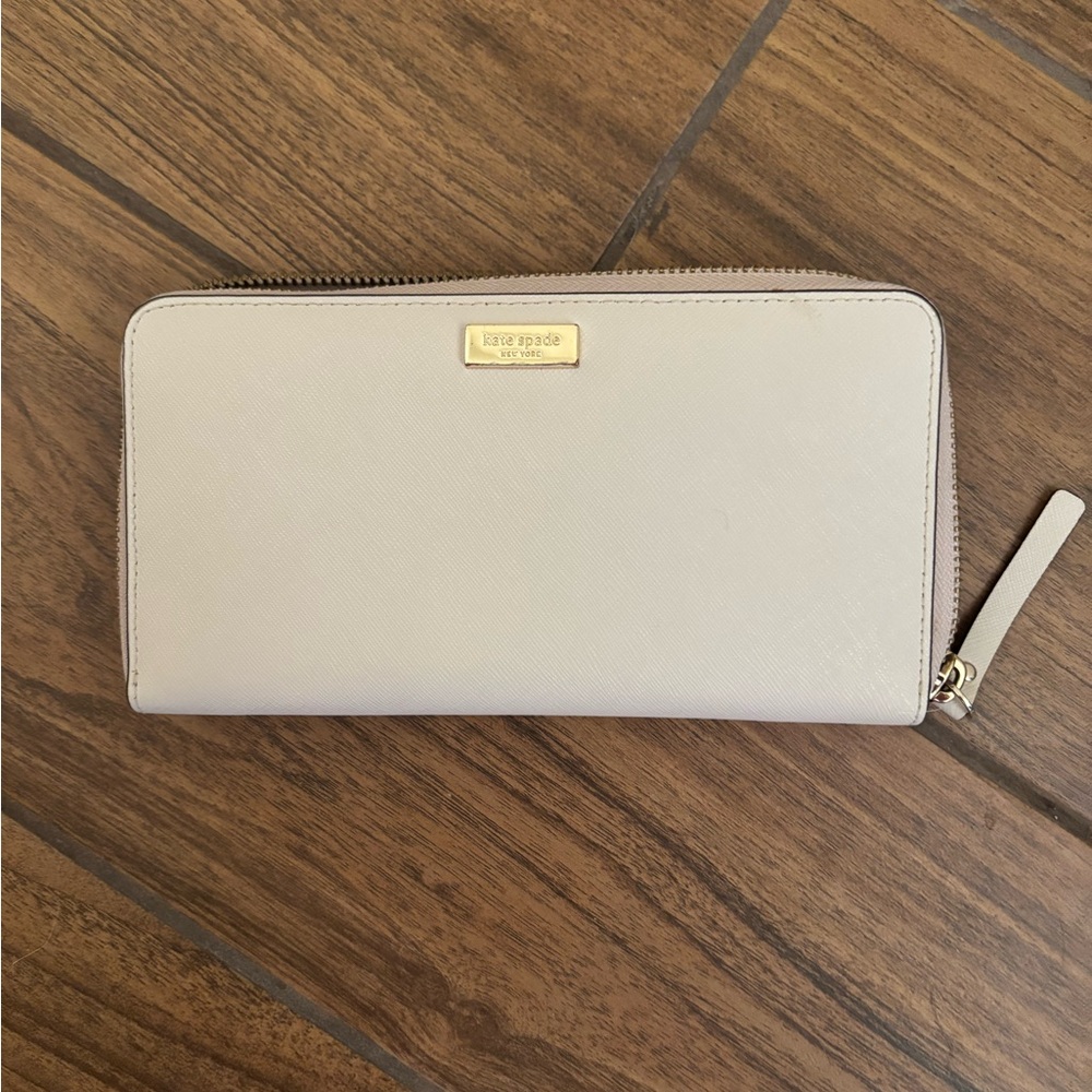 Kate Spade Light Beige Zip Wallet